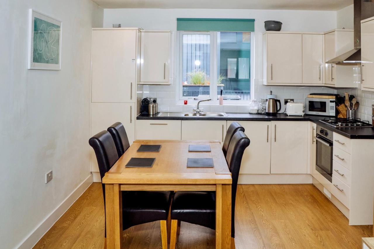 Beautiful, Contemporary 3 Bedroom Apartment 巴斯 外观 照片