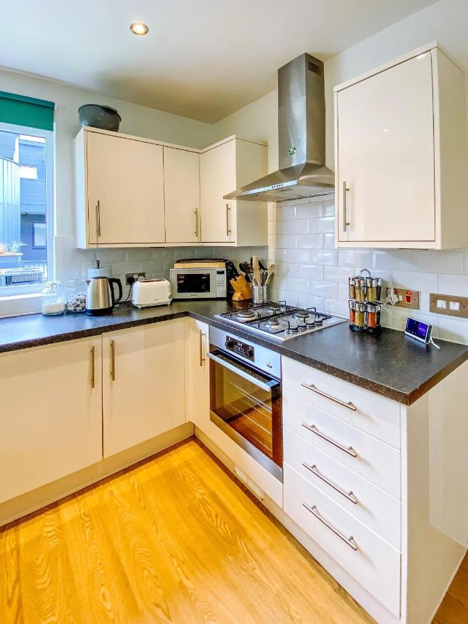 Beautiful, Contemporary 3 Bedroom Apartment 巴斯 外观 照片